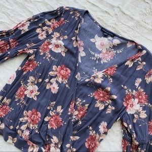 American eagle floral blouse